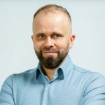 Perustaja ja CEO