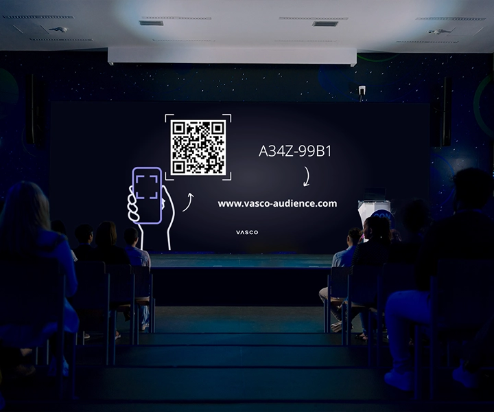 Suuri konferenssihuoneen näyttö näyttää ohjeet 